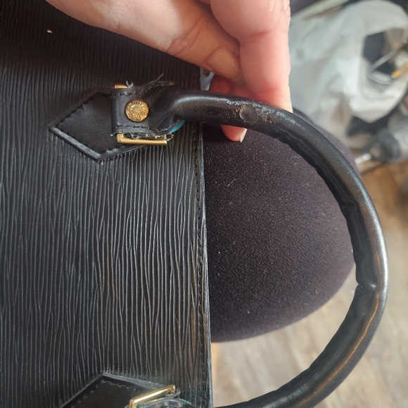 Louis Vuitton epi triangle long clutch - Picture 2 of 14